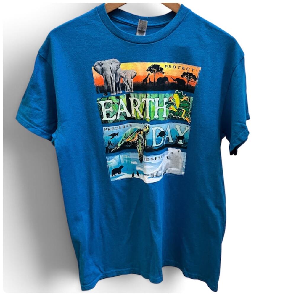 Gildan Heavy Cotton Blend Graphic Earth Day Tee Shirt Unisex Medium